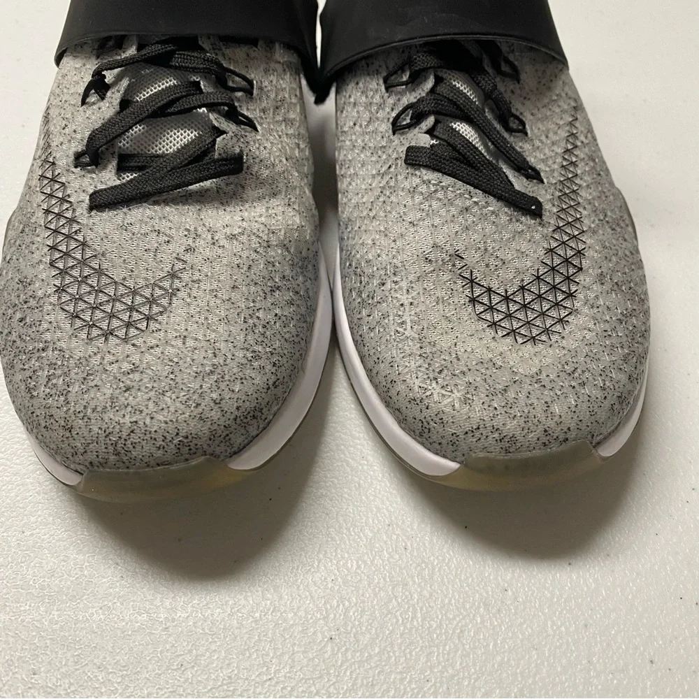 Nike Air Zoom Strong gray black training‎ shoes 843975-100 womens size 6